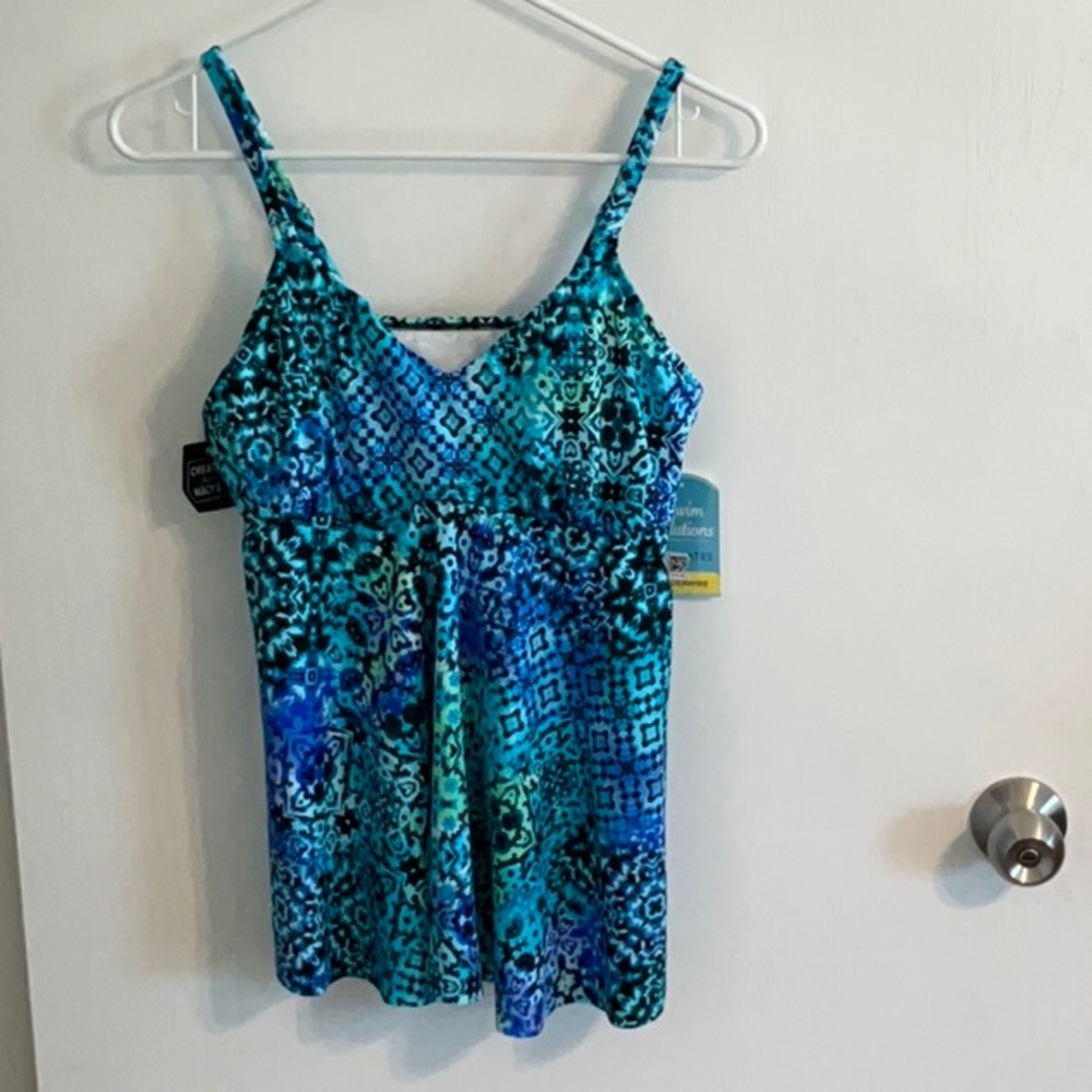 Swim Solutions Women’s V-Neck Underwire Tankini Top Size 12. NEW